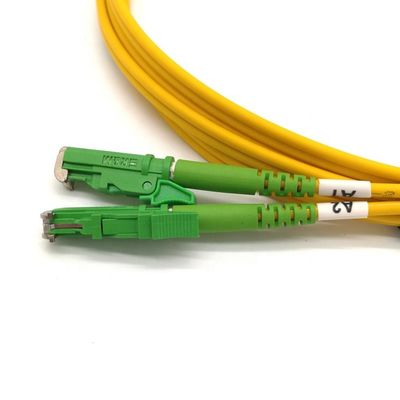 comprar E2000 Conector APC Cordón de parche de fibra óptica con modo único de 9/125um y material de cable LSZH online manufacture