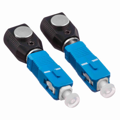 Adaptador de fibra óptica SC UPC de metal negro para fibra desnuda con una durabilidad > 1000 veces